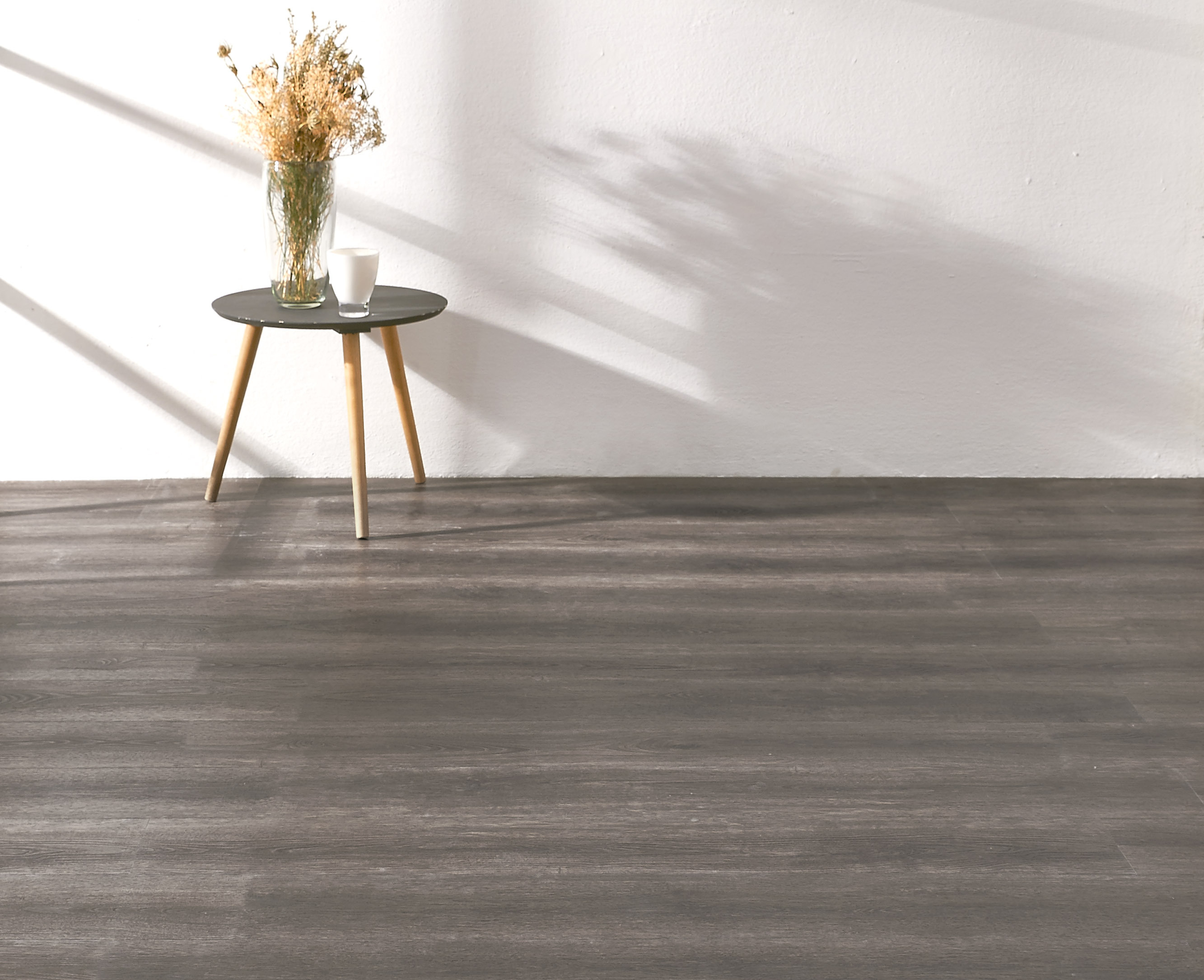 一塊健康地板的發問：甲醛之殤，根源在哪里？